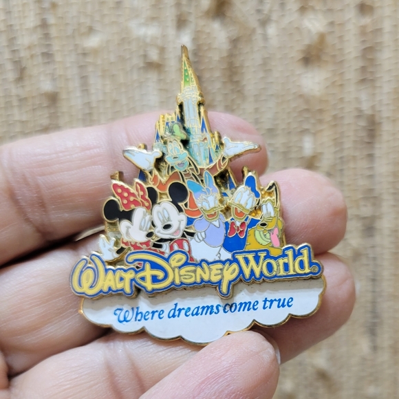 Walt Disney World 2007 Dream Collection Pin - Picture 2 of 4